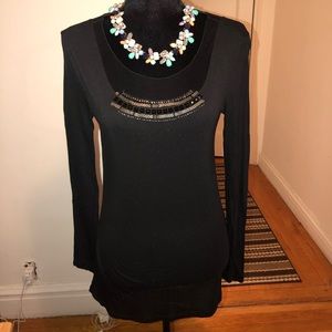 Simply Vera Vera Wang long sleeve black shirt!